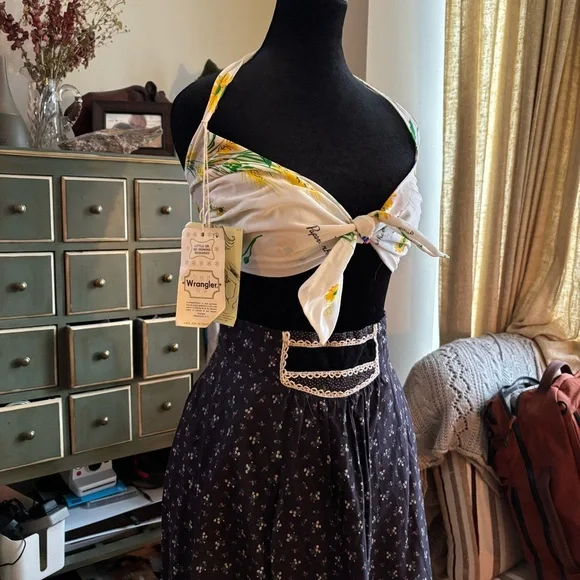 🌼 1970’s Wrangler Halter DEADSTOCK - Picture 2 of 16